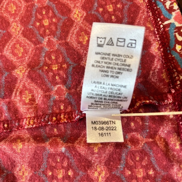 Aventura (REI) women's Spectra top graphic pattern made in India t-shirt size M - Picture 10 of 13